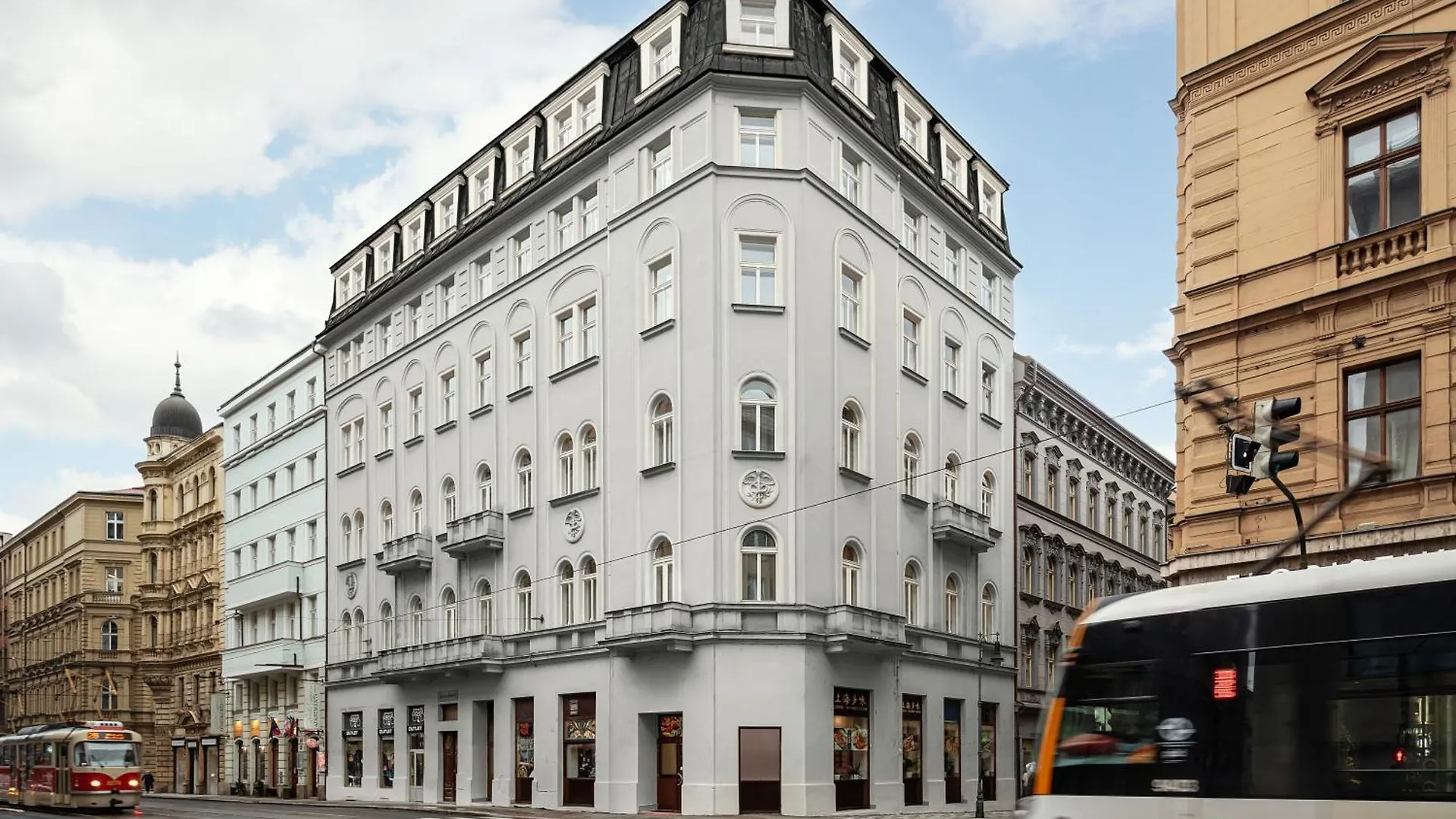 R16 Residences Прага 5*,  Чехия