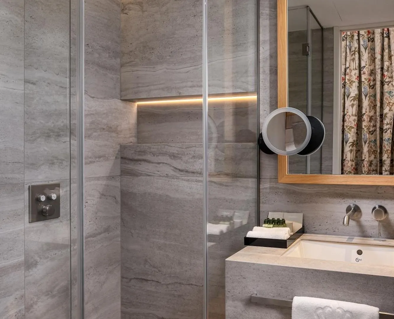 ***** Апарт-отель R16 Residences Прага Чехия