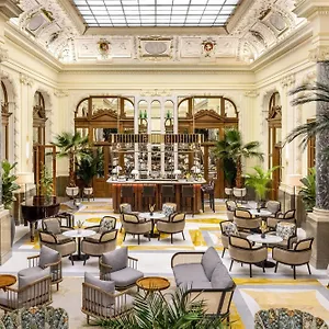 Nh Collection Carlo Iv Hotell